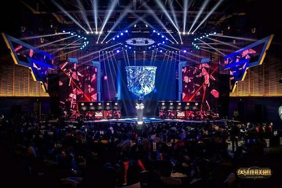 纵观整场比 纵观整场比